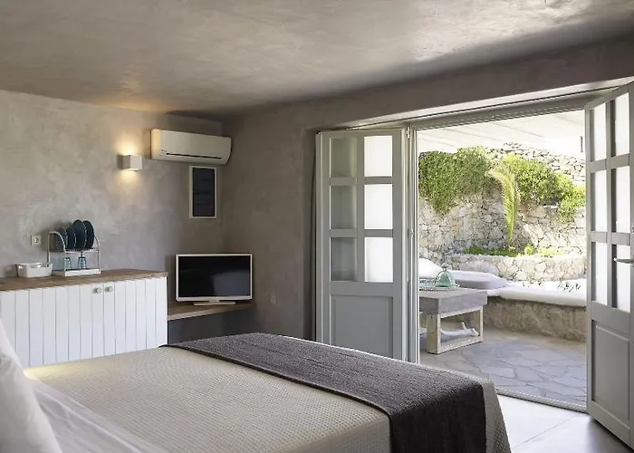 Kallos Of Mykonos - Previous Leonis Summer